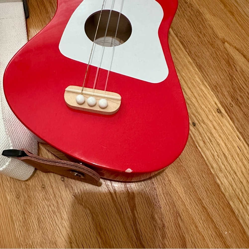 Loog Mini Acoustic Guitar in Red - Picture 3 of 4